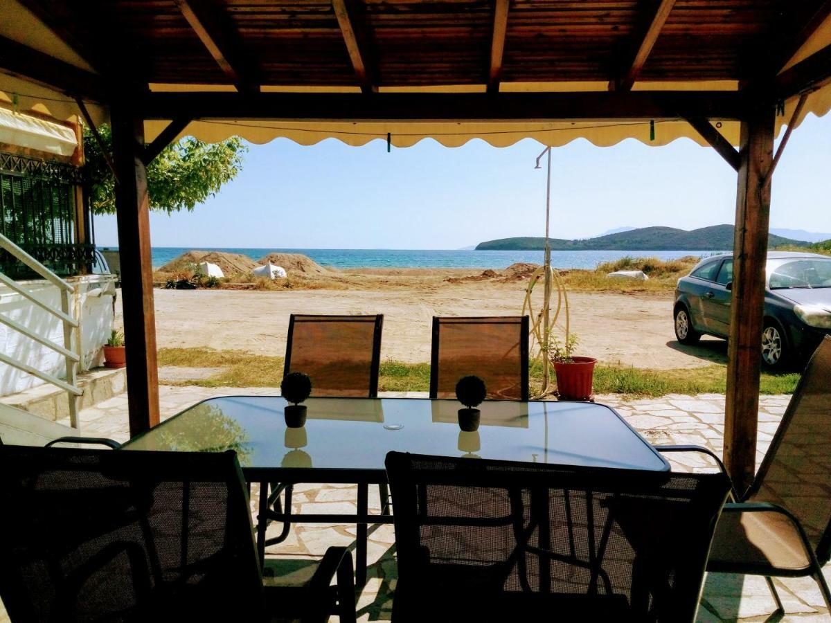 Retro Beach House Néa Péramos Exterior foto